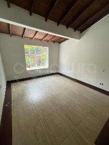 Casa de 5 alcobas en arriendo en Medellin, Medellín, 400 m² · foto 8 de 15