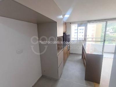 Apartamento de 2 alcobas en arriendo en Envigado, Envigado, 61 m² · foto 2 de 15