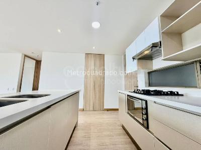 Apartaestudio en arriendo en Medellin, Medellín, 67 m² · foto 3 de 15