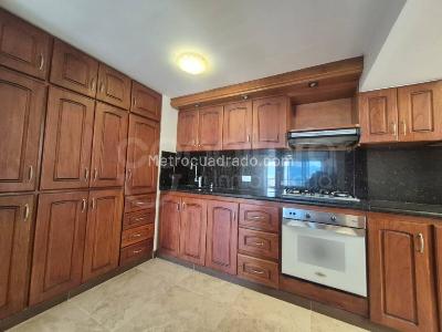 Apartamento de 3 alcobas en arriendo en Medellin, Medellín, 160 m² · foto 2 de 15