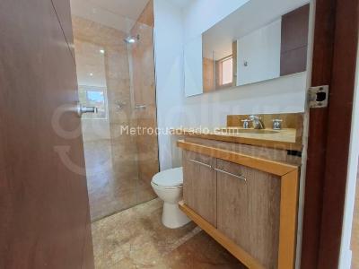 Apartamento de 2 alcobas en arriendo en Envigado, Envigado, 85 m² · foto 8 de 14