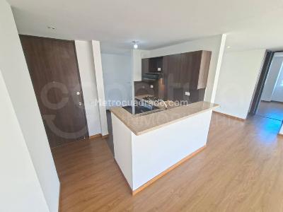 Apartamento de 2 alcobas en arriendo en Envigado, Envigado, 75 m² · foto 2 de 13