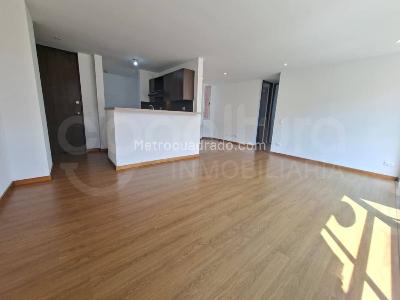 Apartamento de 2 alcobas en arriendo en Envigado, Envigado, 75 m² · foto 3 de 13
