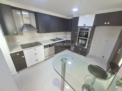 Apartamento de 4 alcobas en arriendo en Envigado, Envigado, 180 m² · foto 2 de 15