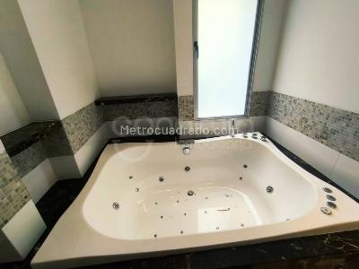 Casa de 3 alcobas en arriendo en Envigado, Envigado, 338 m² · foto 13 de 15