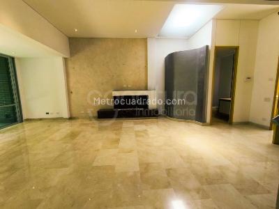 Casa de 3 alcobas en arriendo en Envigado, Envigado, 338 m² · foto 6 de 15
