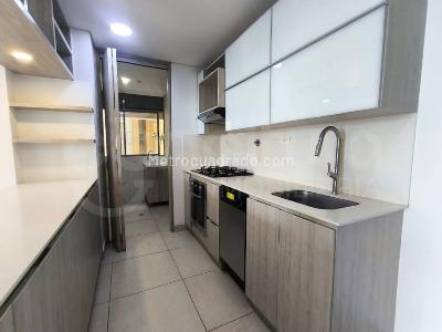 Apartamento de 3 alcobas en arriendo en Medellin, Medellín, 135 m² · foto 3 de 15