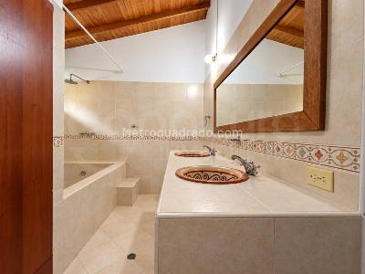 Casa de 4 alcobas en arriendo en Envigado, Envigado, 230 m² · foto 10 de 15