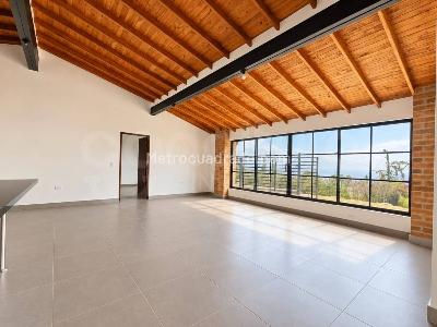 Casa de 4 alcobas en arriendo en Envigado, Envigado, 230 m² · foto 3 de 15