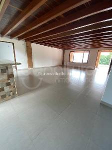 Casa de 4 alcobas en arriendo en Envigado, Envigado, 400 m² · foto 4 de 15