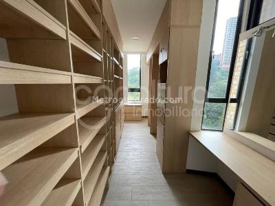 Apartamento de 3 alcobas en arriendo en Medellin, Medellín, 250 m² · foto 11 de 15