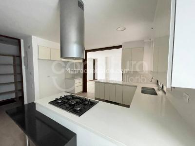 Apartamento de 3 alcobas en arriendo en Medellin, Medellín, 250 m² · foto 2 de 15