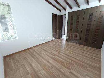 Casa de 5 alcobas en arriendo en Envigado, Envigado, 400 m² · foto 10 de 15