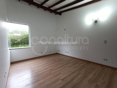 Casa de 5 alcobas en arriendo en Envigado, Envigado, 400 m² · foto 13 de 15