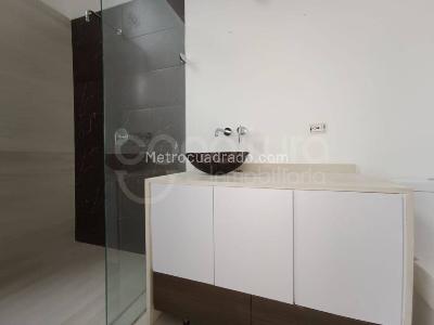 Casa de 5 alcobas en arriendo en Envigado, Envigado, 400 m² · foto 15 de 15