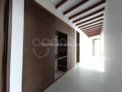 Casa de 5 alcobas en arriendo en Envigado, Envigado, 400 m² · foto 9 de 15