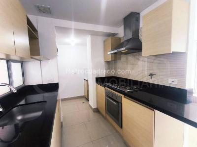 Apartamento de 3 alcobas en arriendo en Medellin, Medellín, 98 m² · foto 2 de 15