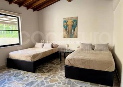 Casa de 4 alcobas en arriendo en Envigado, Envigado, 400 m² · foto 10 de 15