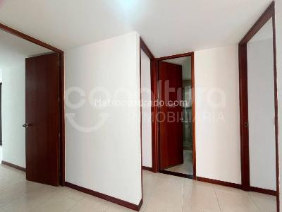 Apartamento de 3 alcobas en arriendo en Medellin, Medellín, 145 m² · foto 5 de 13