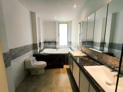 Casa de 3 alcobas en arriendo en Envigado, Envigado, 338 m² · foto 11 de 15