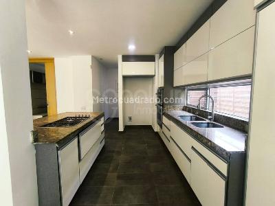 Casa de 3 alcobas en arriendo en Envigado, Envigado, 338 m² · foto 2 de 15
