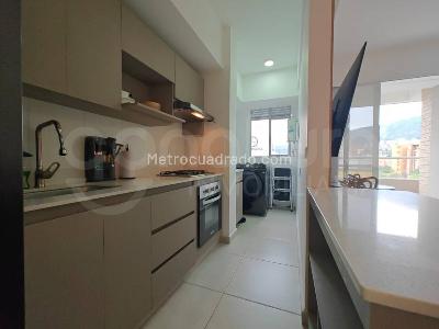 Apartamento de 2 alcobas en arriendo en Envigado, Envigado, 70 m² · foto 2 de 15
