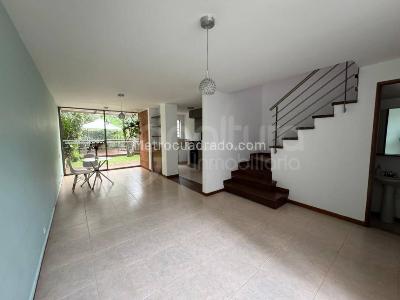 Casa de 3 alcobas en arriendo en Envigado, Envigado, 120 m² · foto 3 de 14