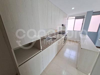 Apartamento de 3 alcobas en arriendo en Envigado, Envigado, 98 m² · foto 2 de 15