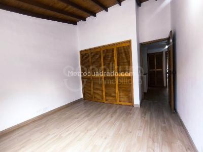 Casa de 3 alcobas en arriendo en Medellin, Medellín, 214 m² · foto 12 de 15