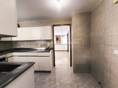 Casa de 3 alcobas en arriendo en Medellin, Medellín, 214 m² · foto 2 de 15