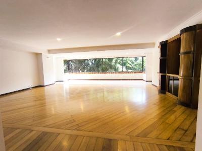 Apartamento de 3 alcobas en arriendo en Medellin, Medellín, 241 m² · foto 4 de 15