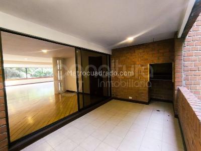 Apartamento de 3 alcobas en arriendo en Medellin, Medellín, 241 m² · foto 8 de 15