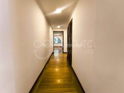 Apartamento de 3 alcobas en arriendo en Medellin, Medellín, 241 m² · foto 9 de 15