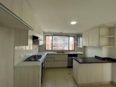 Apartamento de 2 alcobas en arriendo en Medellin, Medellín, 190 m² · foto 2 de 15