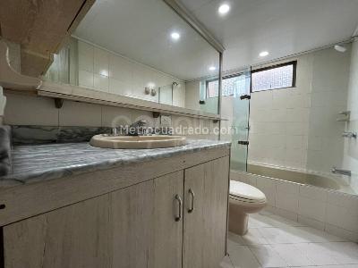 Apartamento de 3 alcobas en arriendo en Medellin, Medellín, 138 m² · foto 2 de 15