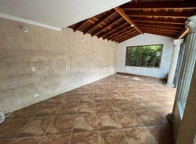 Casa de 4 alcobas en arriendo en Medellin, Medellín, 280 m² · foto 7 de 15