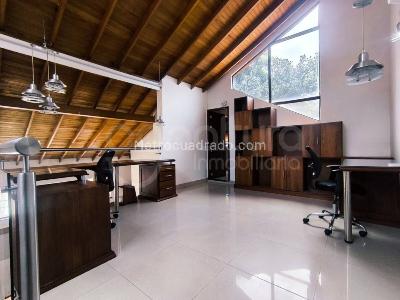 Casa de 4 alcobas en arriendo en Medellin, Medellín, 244 m² · foto 2 de 15