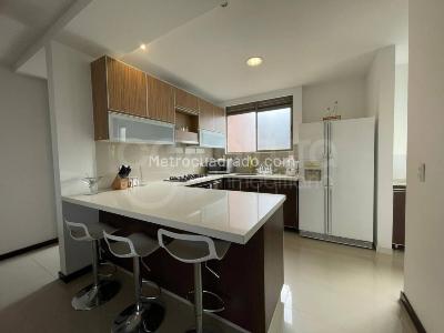 Apartamento de 3 alcobas en arriendo en Medellin, Medellín, 150 m² · foto 2 de 15