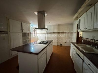 Apartamento de 4 alcobas en arriendo en Medellin, Medellín, 272 m² · foto 2 de 15