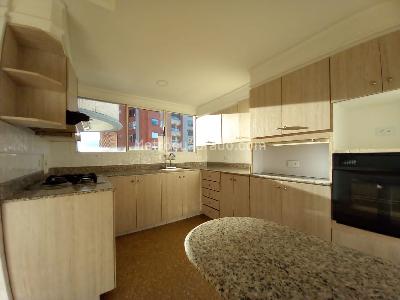 Apartamento de 3 alcobas en venta en Santamaria De Los Angeles, Medellín, 230 m² · foto 8 de 11