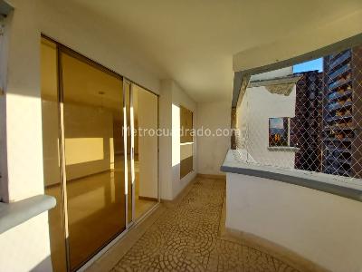 Apartamento de 2 alcobas en venta en Poblado San Lucas, Medellín, 218 m² · foto 4 de 4