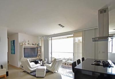 Apartamento en venta en El Poblado Castropol, Medellín · foto 2 de 9