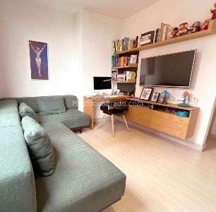 Apartamento de 3 alcobas en venta en El Poblado La Linde, Medellín, 117 m² · foto 2 de 13
