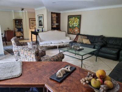 Casa de 4 alcobas en venta en El Poblado La Florida, Medellín, 304 m² · foto 14 de 15