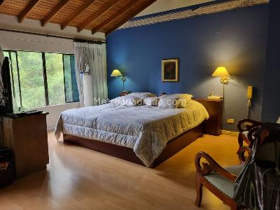 Casa de 4 alcobas en venta en El Poblado La Florida, Medellín, 304 m² · foto 10 de 15