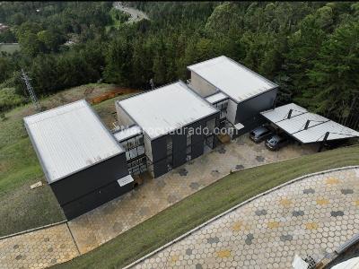 Casa de 5 alcobas en venta en Las Palmas, Medellín, 500 m² · foto 5 de 8