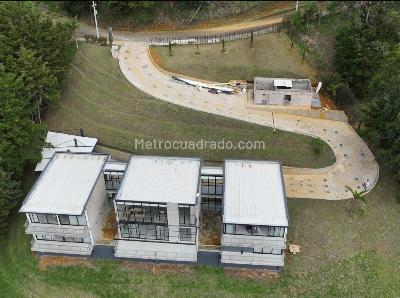 Casa de 5 alcobas en venta en Las Palmas, Medellín, 500 m² · foto 6 de 8