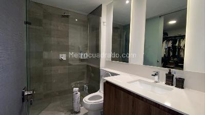 Apartamento de 2 alcobas en venta en Los Balsos, Medellín, 107 m² · foto 4 de 19