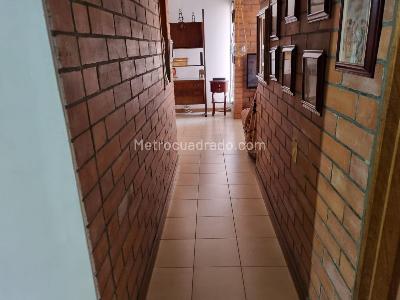 Casa de 3 alcobas en venta en El Poblado La Florida, Medellín, 236 m² · foto 15 de 20