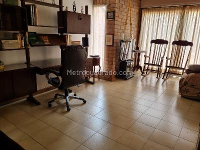 Casa de 3 alcobas en venta en El Poblado La Florida, Medellín, 236 m² · foto 19 de 20